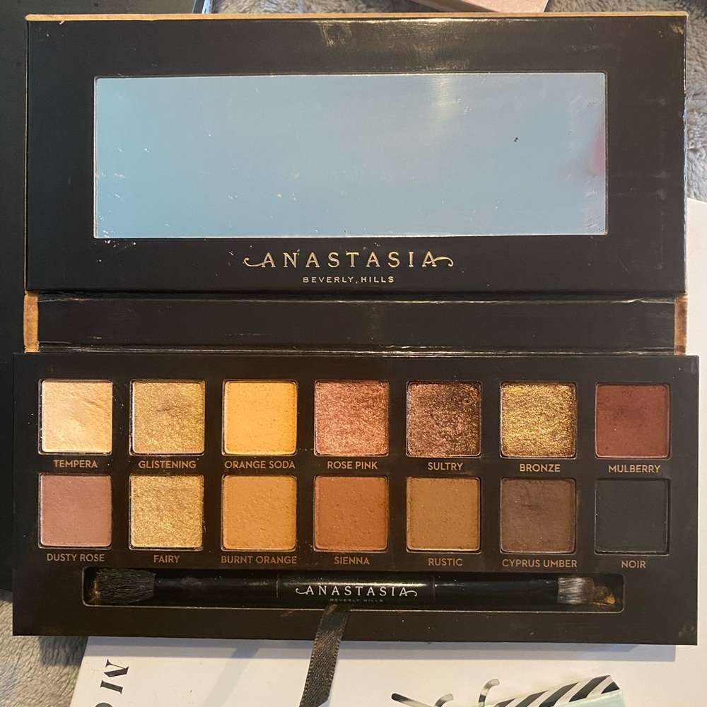 Anastasia Beverly Hills Soft Glam Eyeshadow Palett